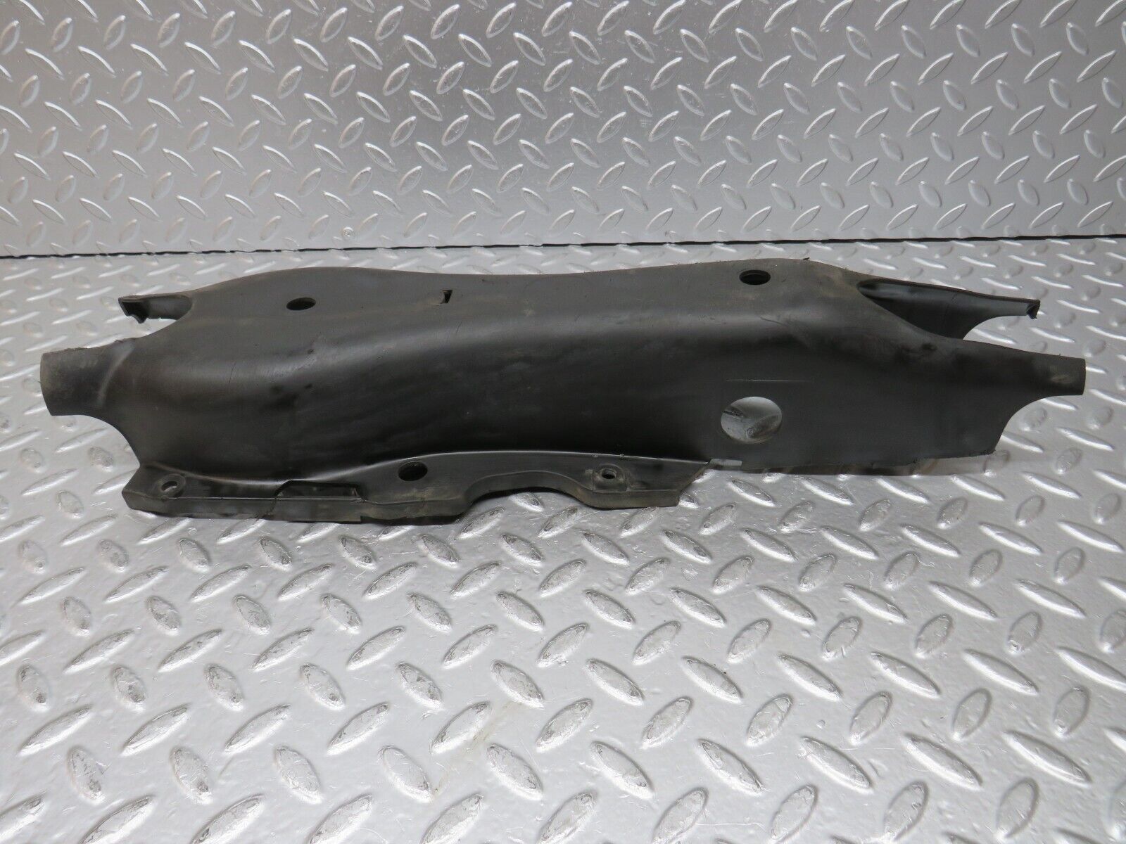 30209 Mercedes-Benz W220 S430 Rear Right Control Arm Cover 2203521188