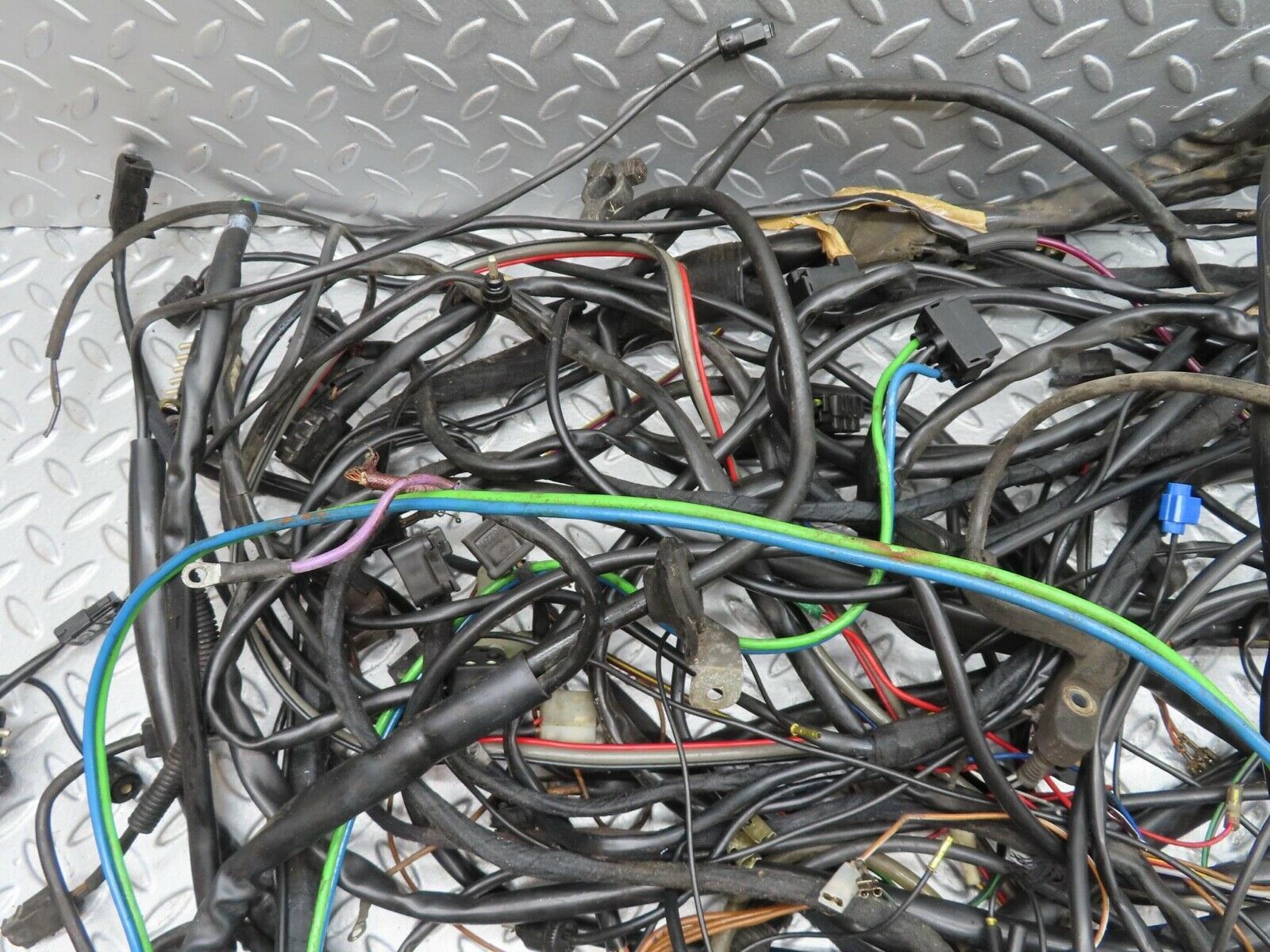 7044 Mercedes-Benz W123 230E Engine Chassis Body Wire Wiring Harness