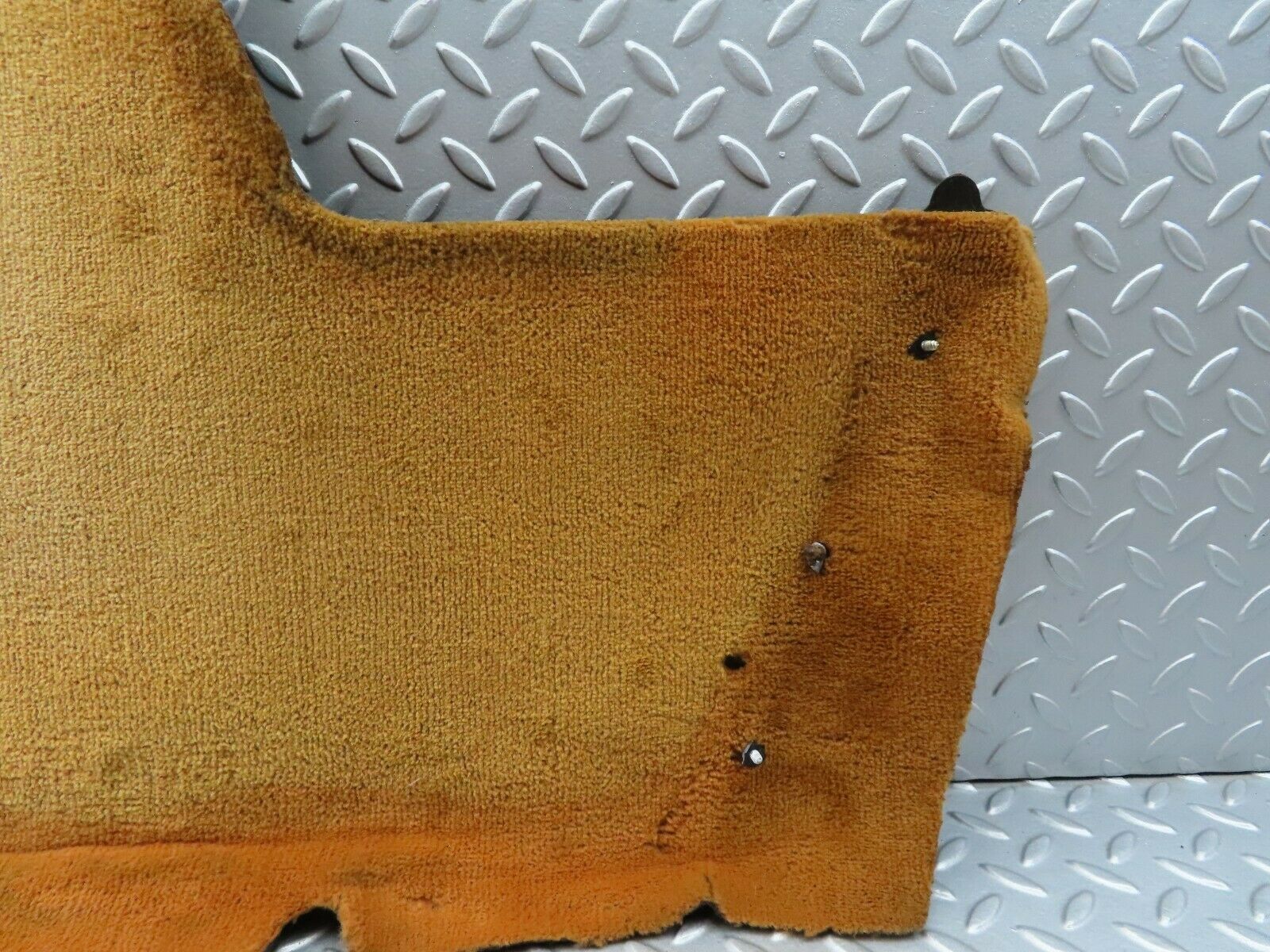 6323 Mercedes-Benz W126 380SE Centre Console Carpet Right Side Palomino