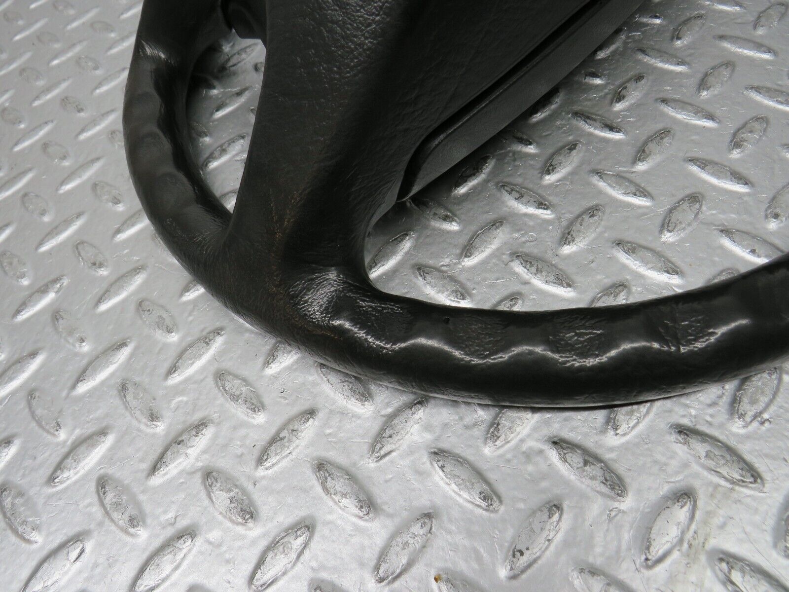 30257 Mercedes-Benz W124 230E Steering Wheel