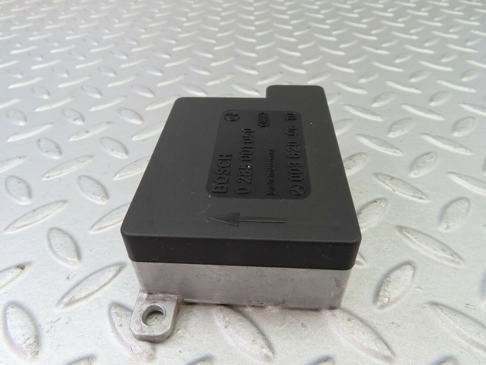 7656 Mercedes-Benz S123 230TE Wagon Crash Sensor Bosch 0038200610