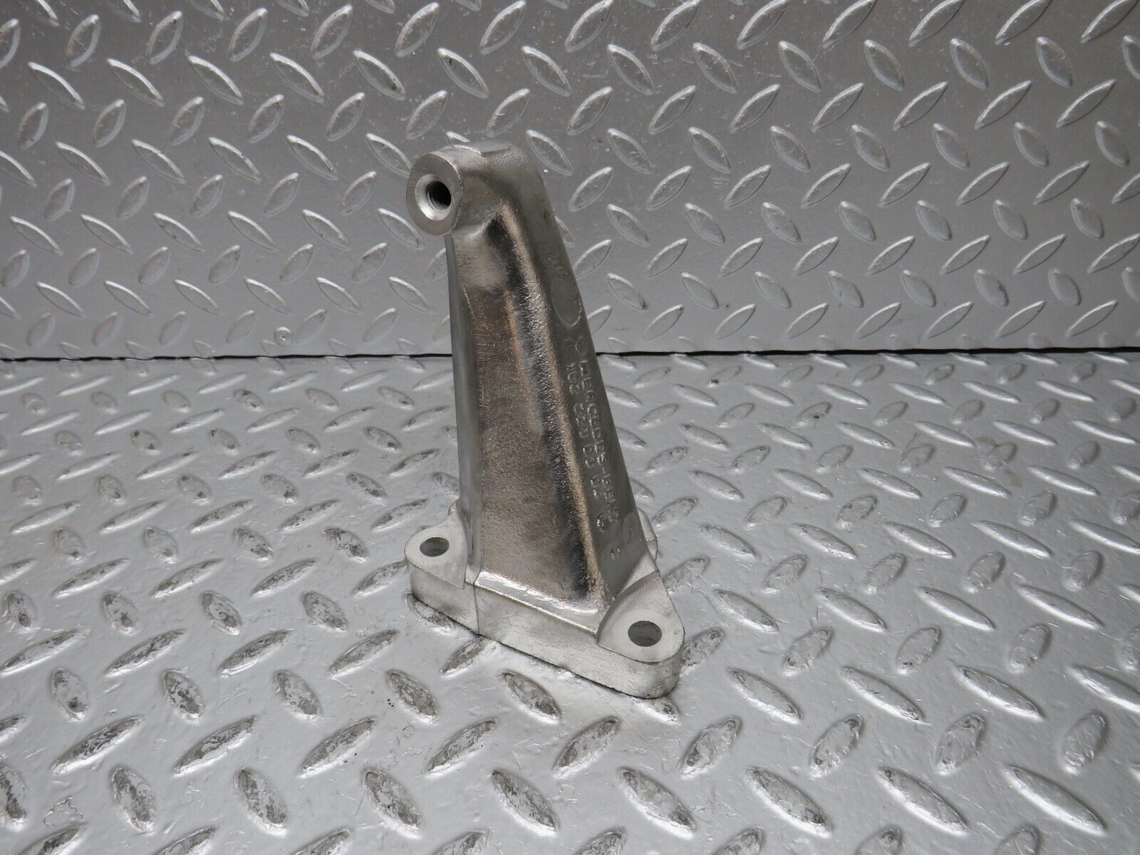 31974 Mercedes-Benz W123 230E Engine Mount Bracket Right Side 1022230504