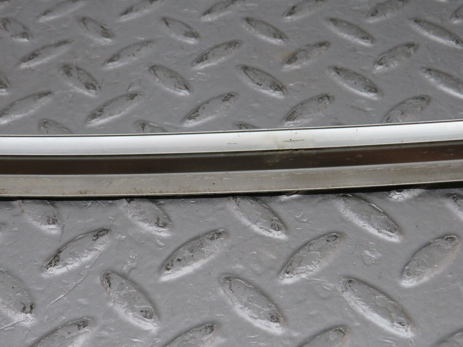 36311 Mercedes-Benz W126 420SE Front Windscreen Top Chrome Frame Trim