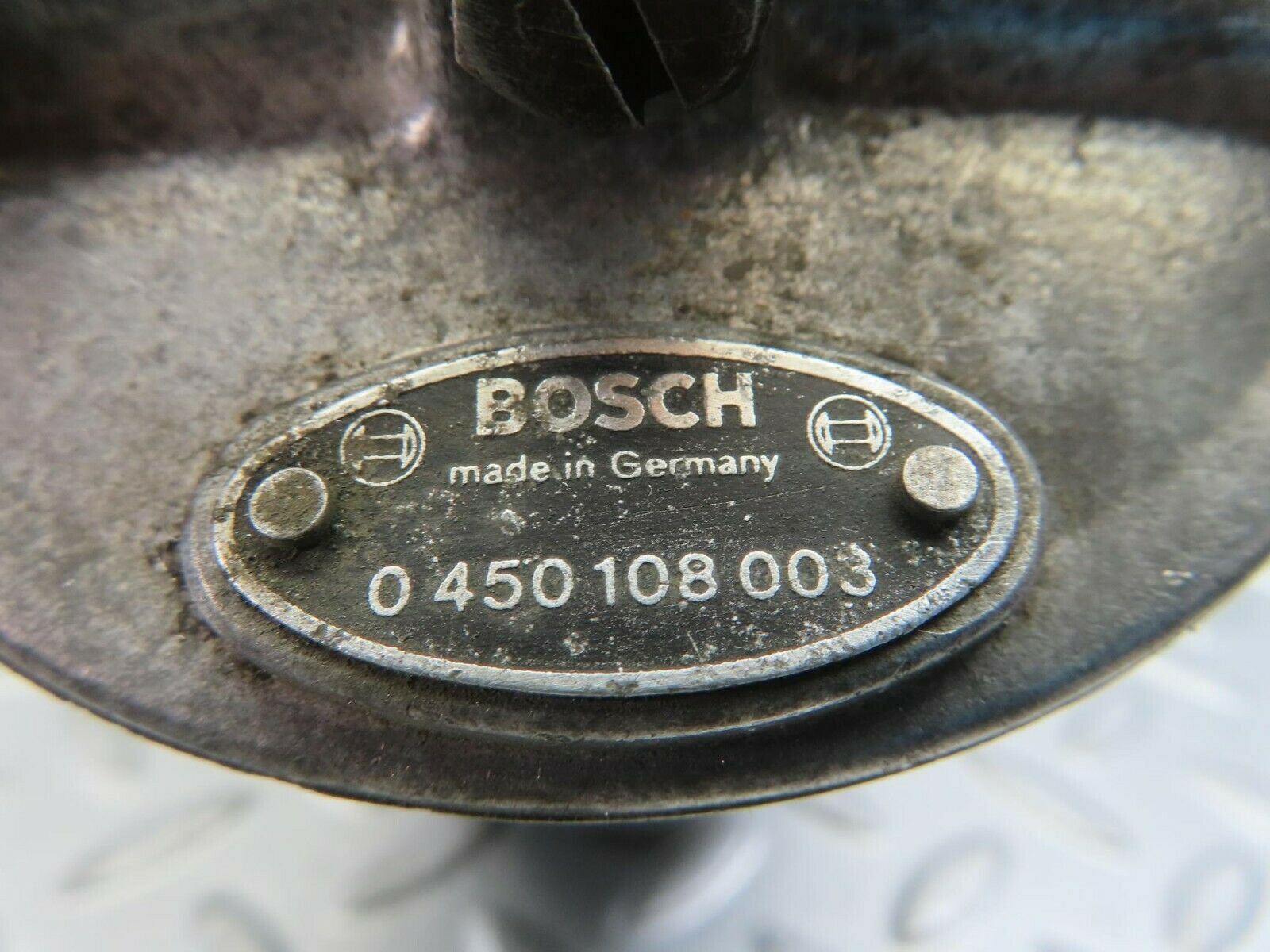 10174 Mercedes-Benz W111 280SE Fuel Filter Housing Bosch 0450108003