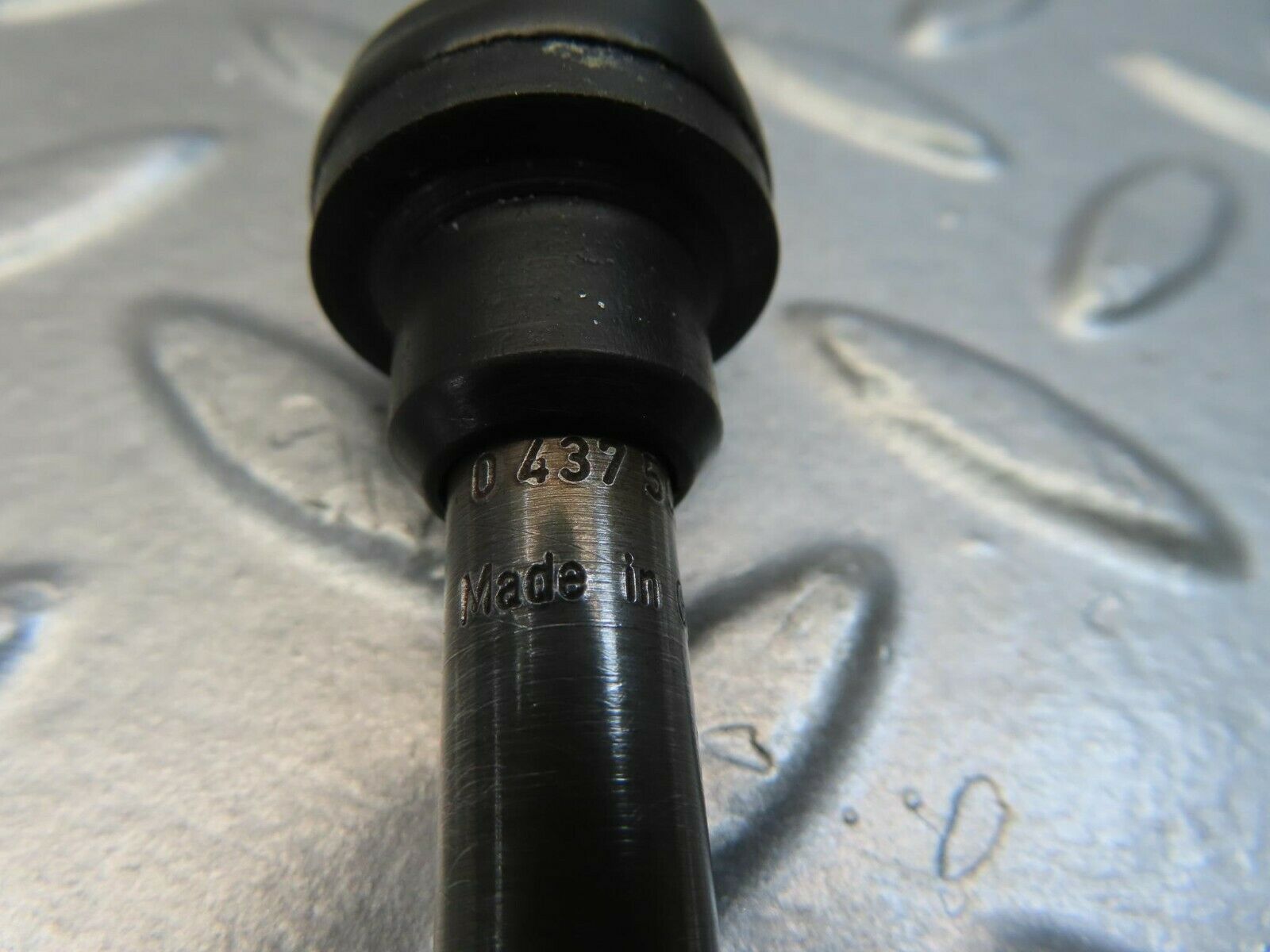 11477 Mercedes-Benz C123 230CE Coupe Fuel Injector Bosch 0437502010