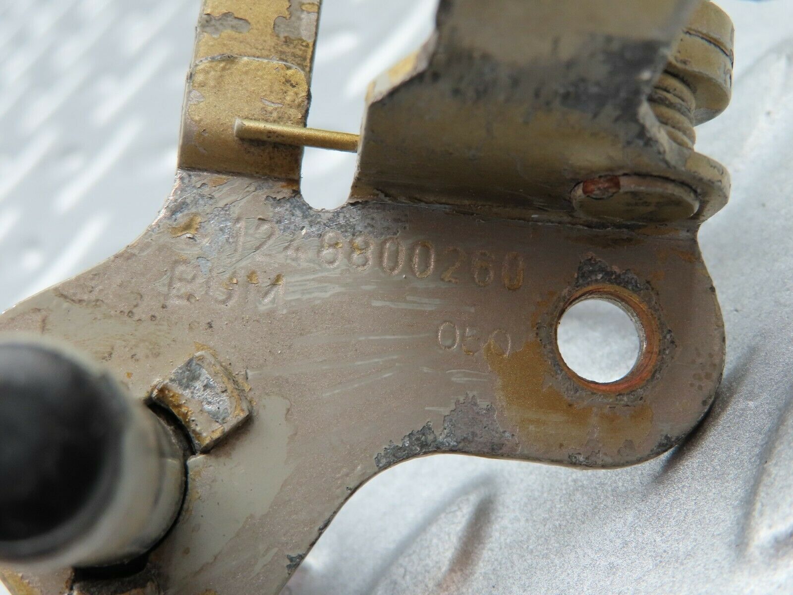 5487 Mercedes-Benz W124 230E Bonnet Lock Catch 1248800260