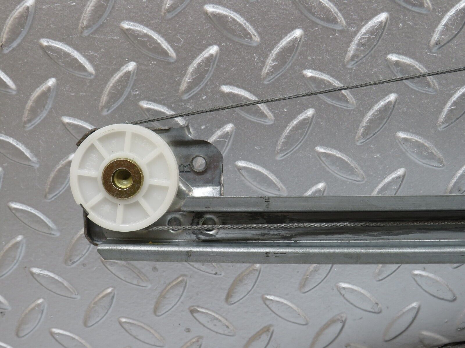 33258 Mercedes-Benz W202 C180 Rear Right Power Window Regulator 0130821636