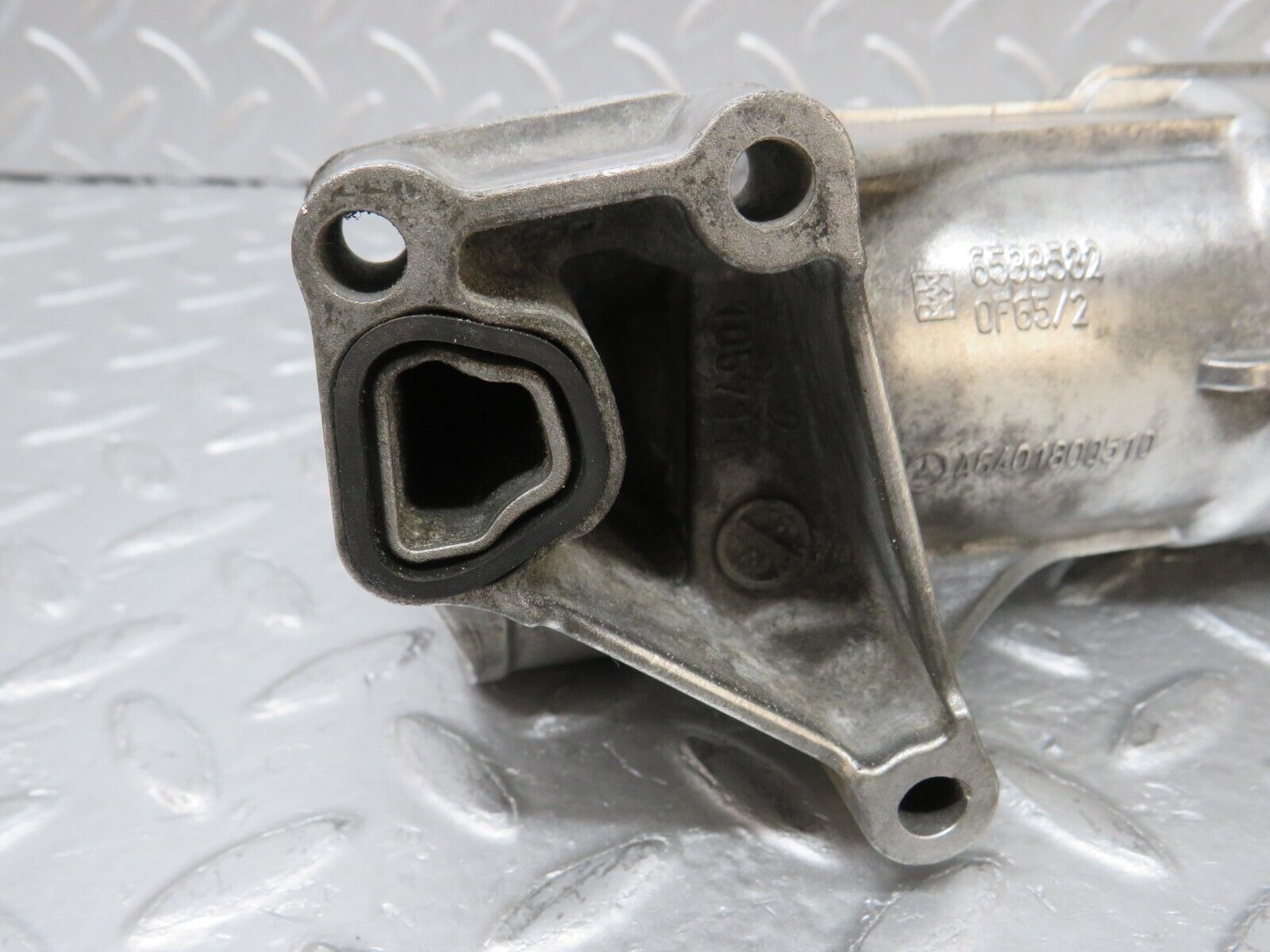 33151 Mercedes-Benz W169 180CDI Oil Filter Housing 6401800510