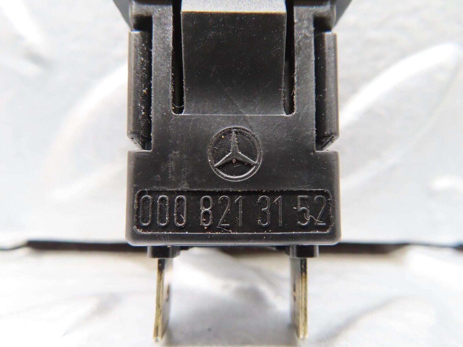 16066 Mercedes-Benz W123 280E Glove Box Light Switch 0008213152