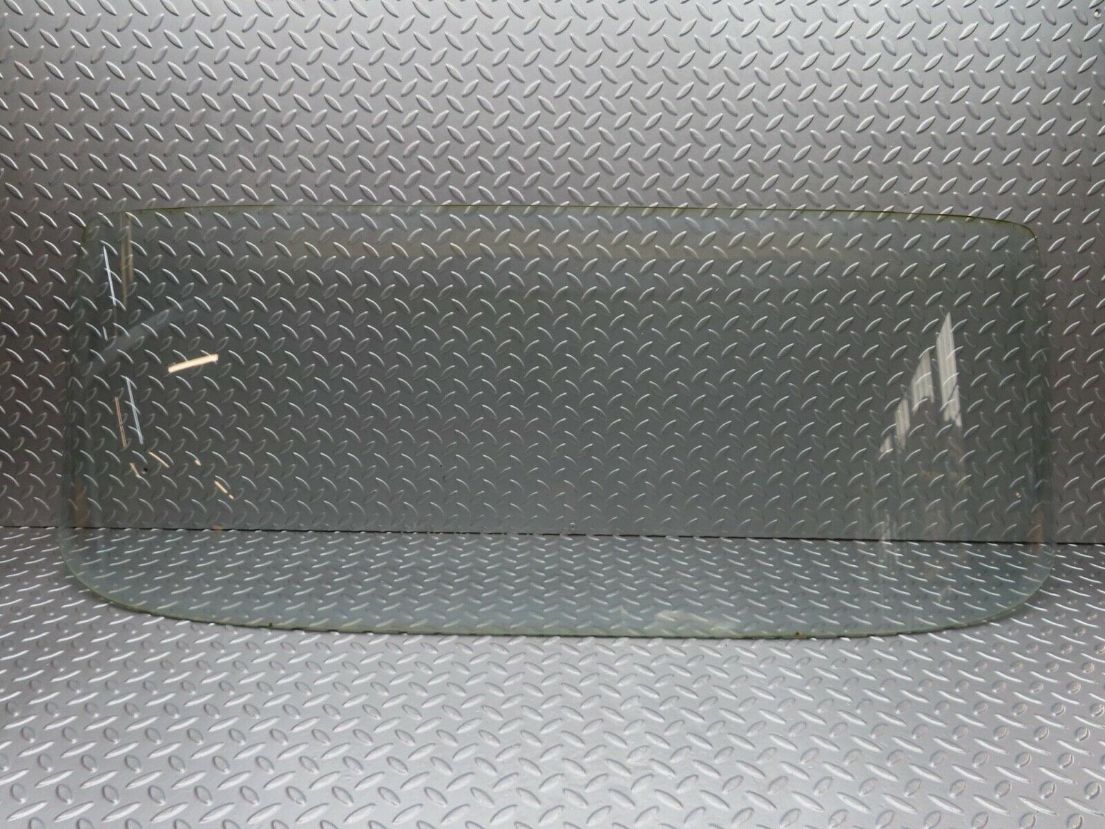 12747 Mercedes-Benz W111 220SE Front Windscreen Glass