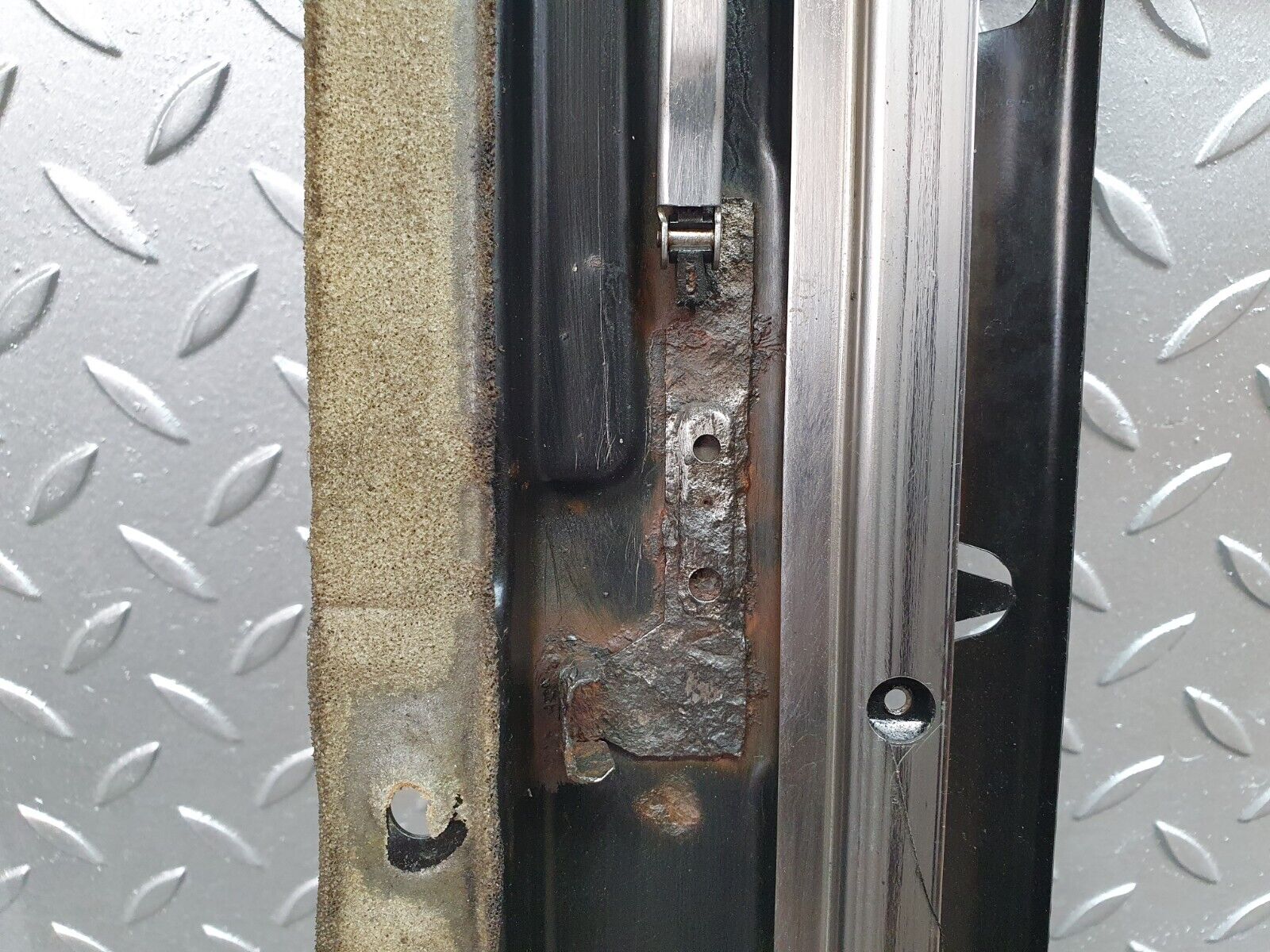 41575 Mercedes-Benz W124 200E Power Sunroof Frame 2017800144