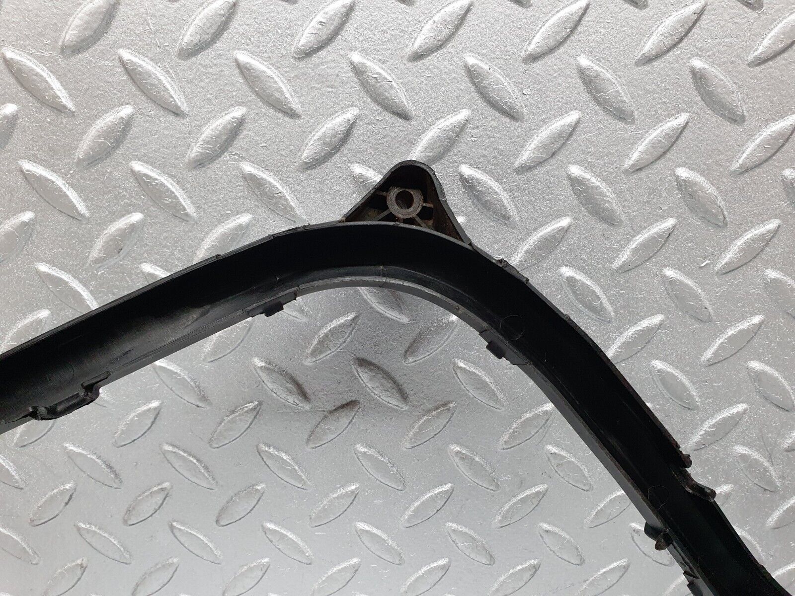 41070 Mercedes-Benz W126 300SE Engine Wire Bracket Holder 1031590213