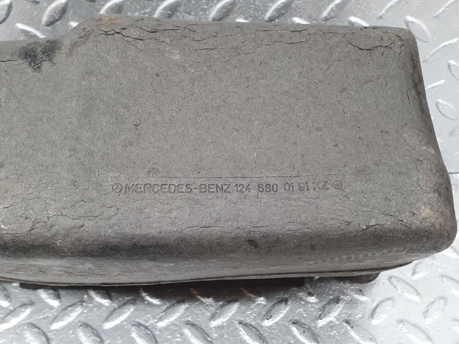 41574 Mercedes-Benz W124 200E Glove Box 1246800191