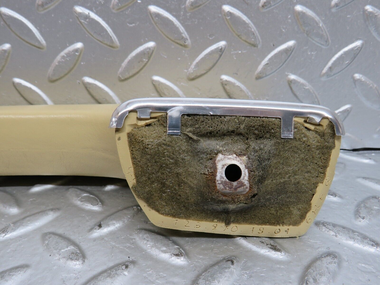 29655 Mercedes-Benz W123 230E Rear Left Interior Door Handle 1239701901