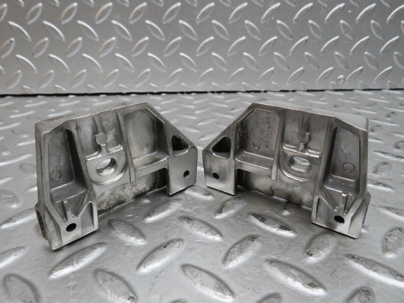 29125 Mercedes-Benz C124 320CE Window Guide Pad Pair 1247250232 1247250132