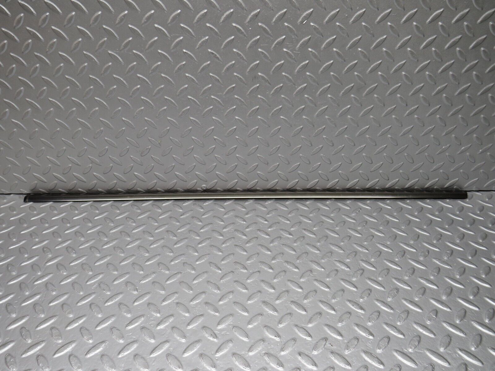 38523 Mercedes-Benz R129 280SL Coupe Right Door Window Moulding Trim