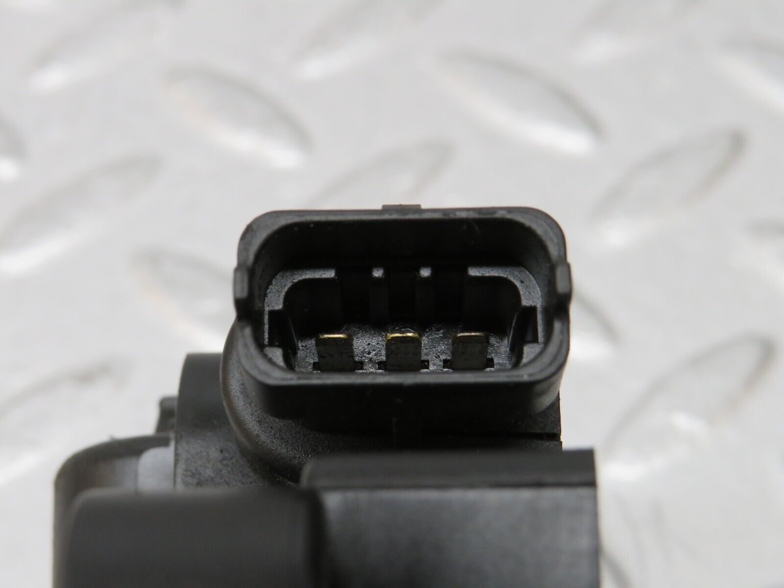 34918 Mercedes-Benz W210 320E Ignition Coil Bosch 0001587803 0221503035