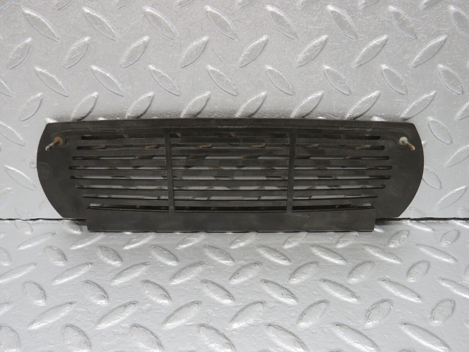 40324 Mercedes-Benz W110 230 Dashboard Speaker Cover