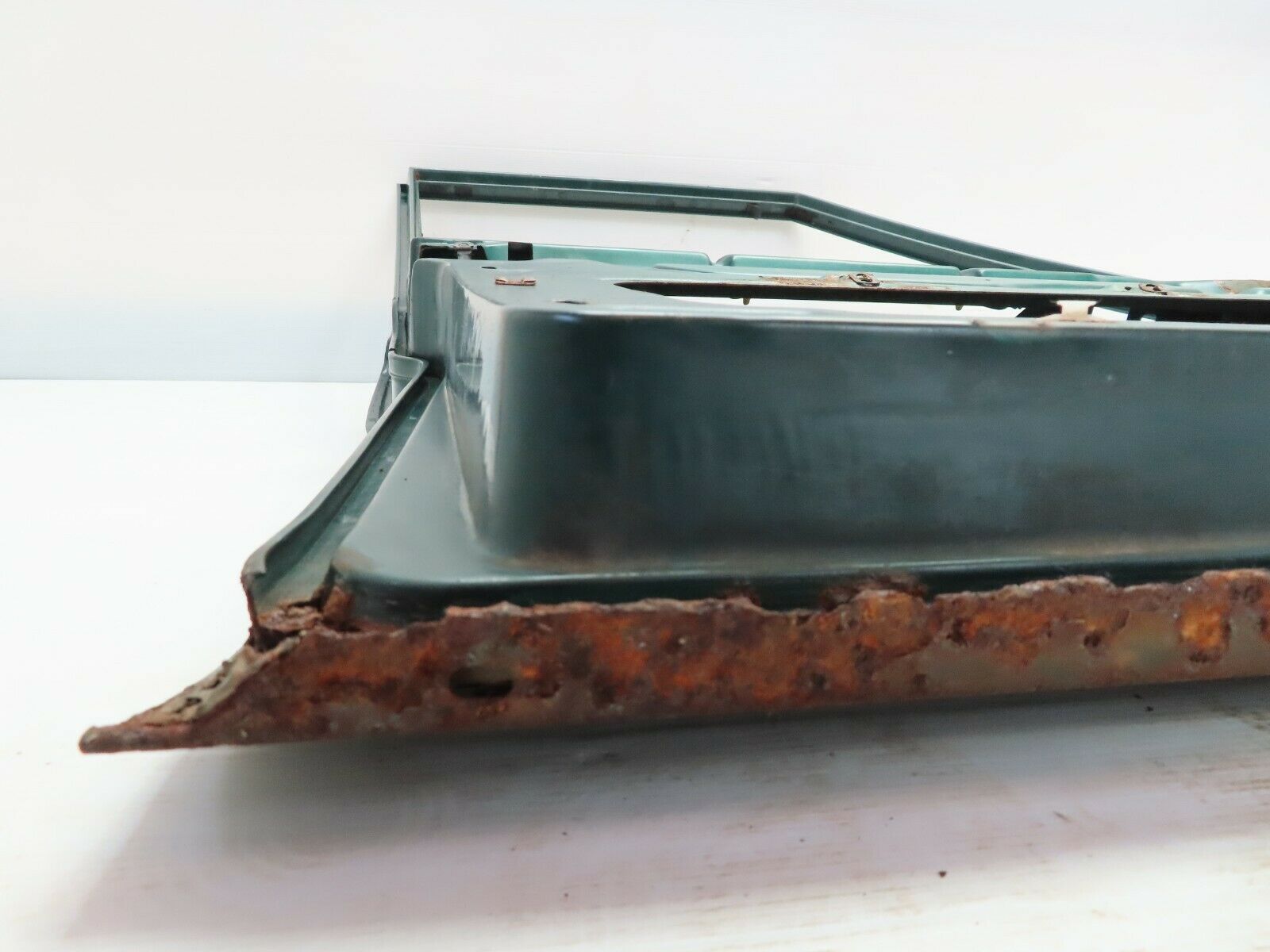 7930 Mercedes-Benz W115 220D Front Left Door