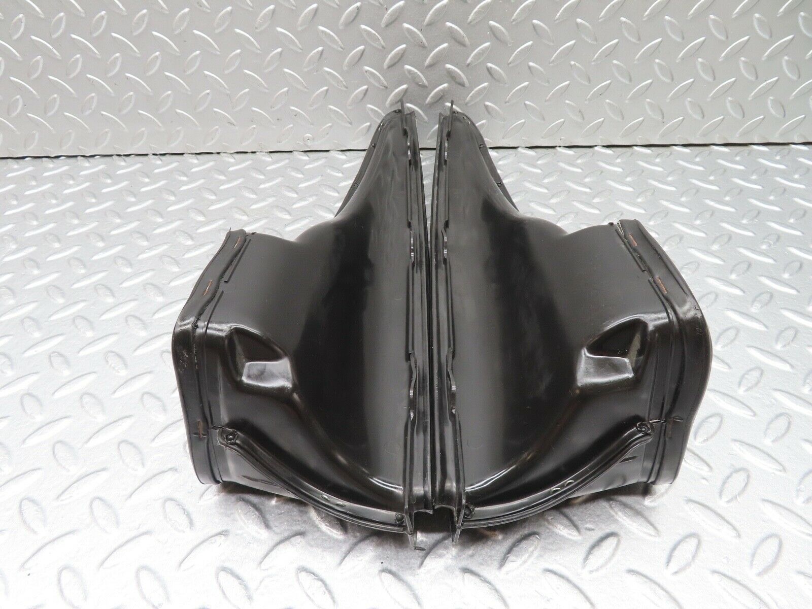 17926 Mercedes-Benz W123 200 Air Duct Vent Left And Right Side 1238300119