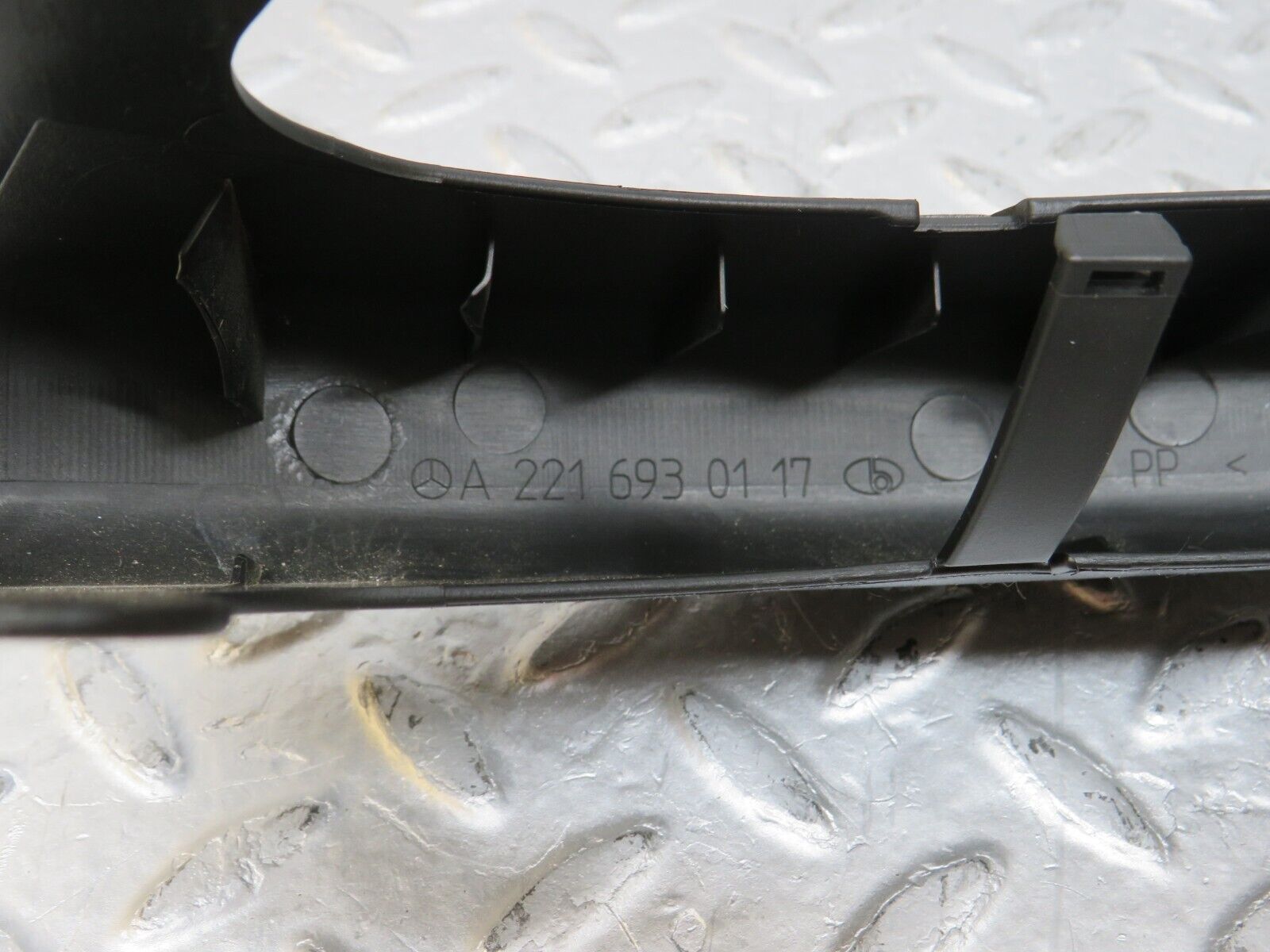 35212 Mercedes-Benz W221 Trunk Lid Hinge Cover Pair 2216930217 2216930117