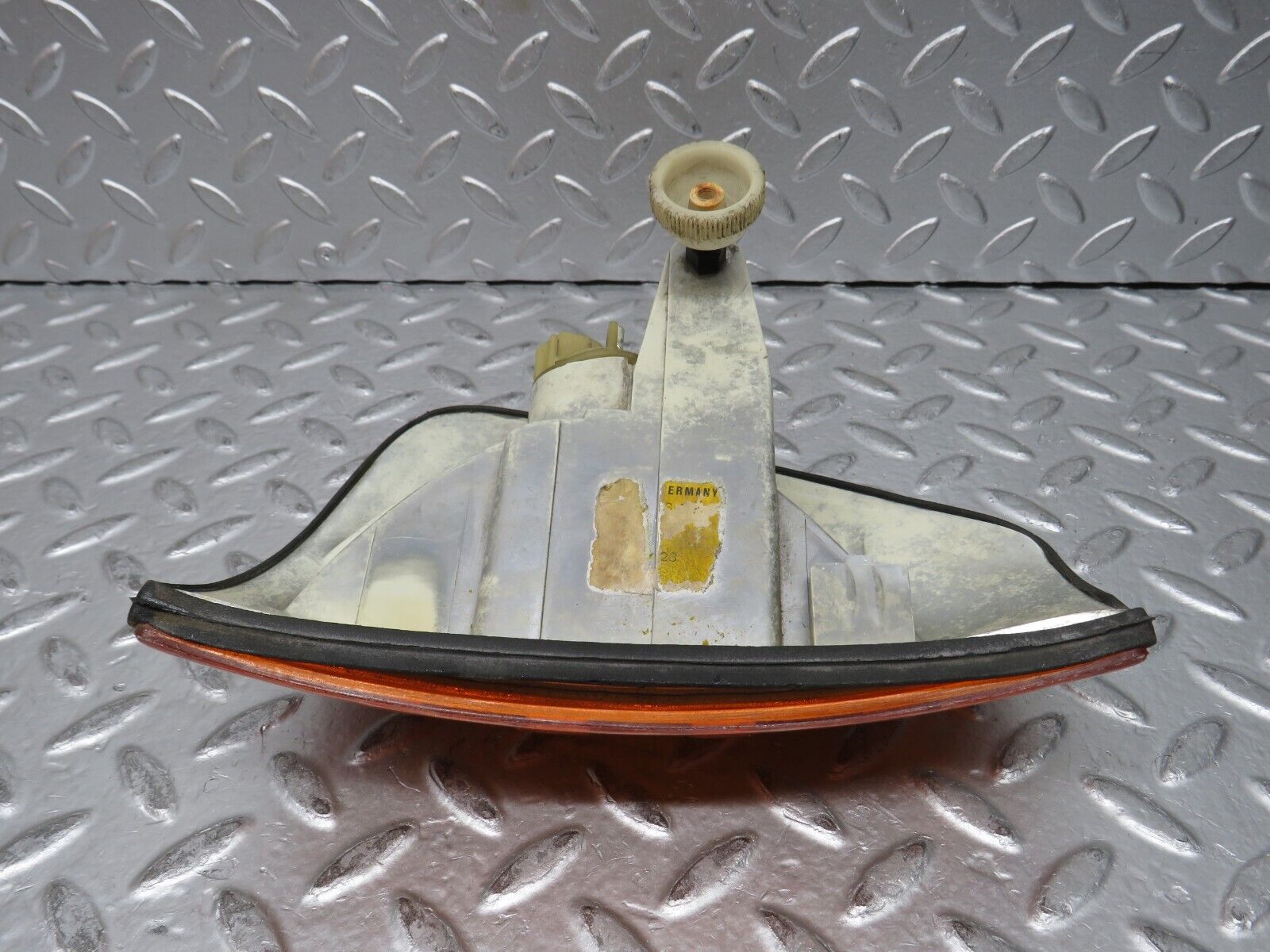 27998 Mercedes-Benz W123 280E Indicator Light Front Left Bosch