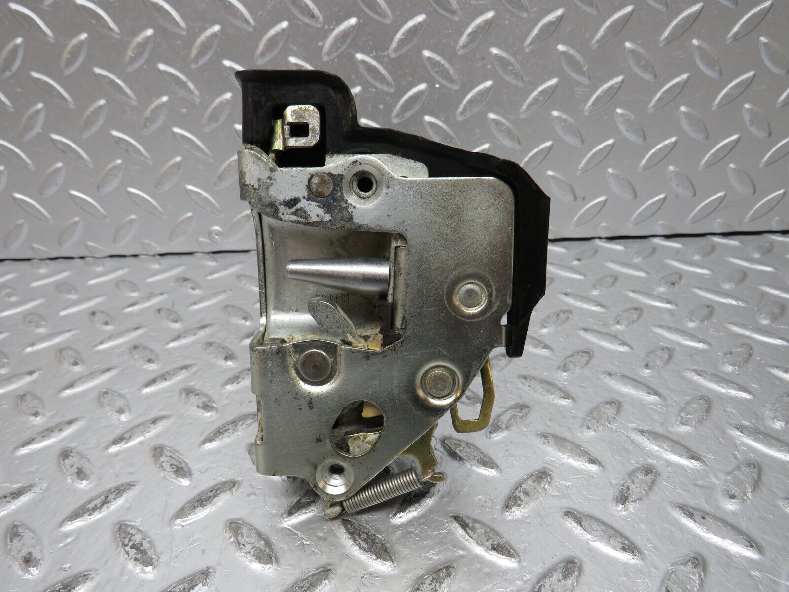 32143 Mercedes-Benz W123 230E Rear Right Door Lock Mechanism 1237330208