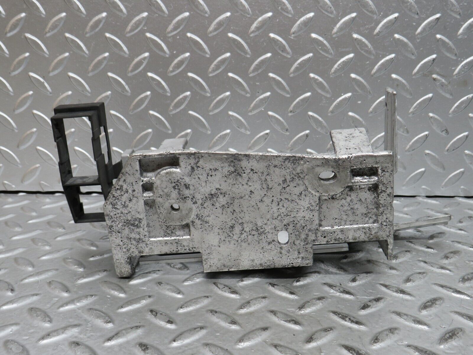 29051 Mercedes-Benz C124 320CE Engine Control Unit Tray Bracket 1245404973