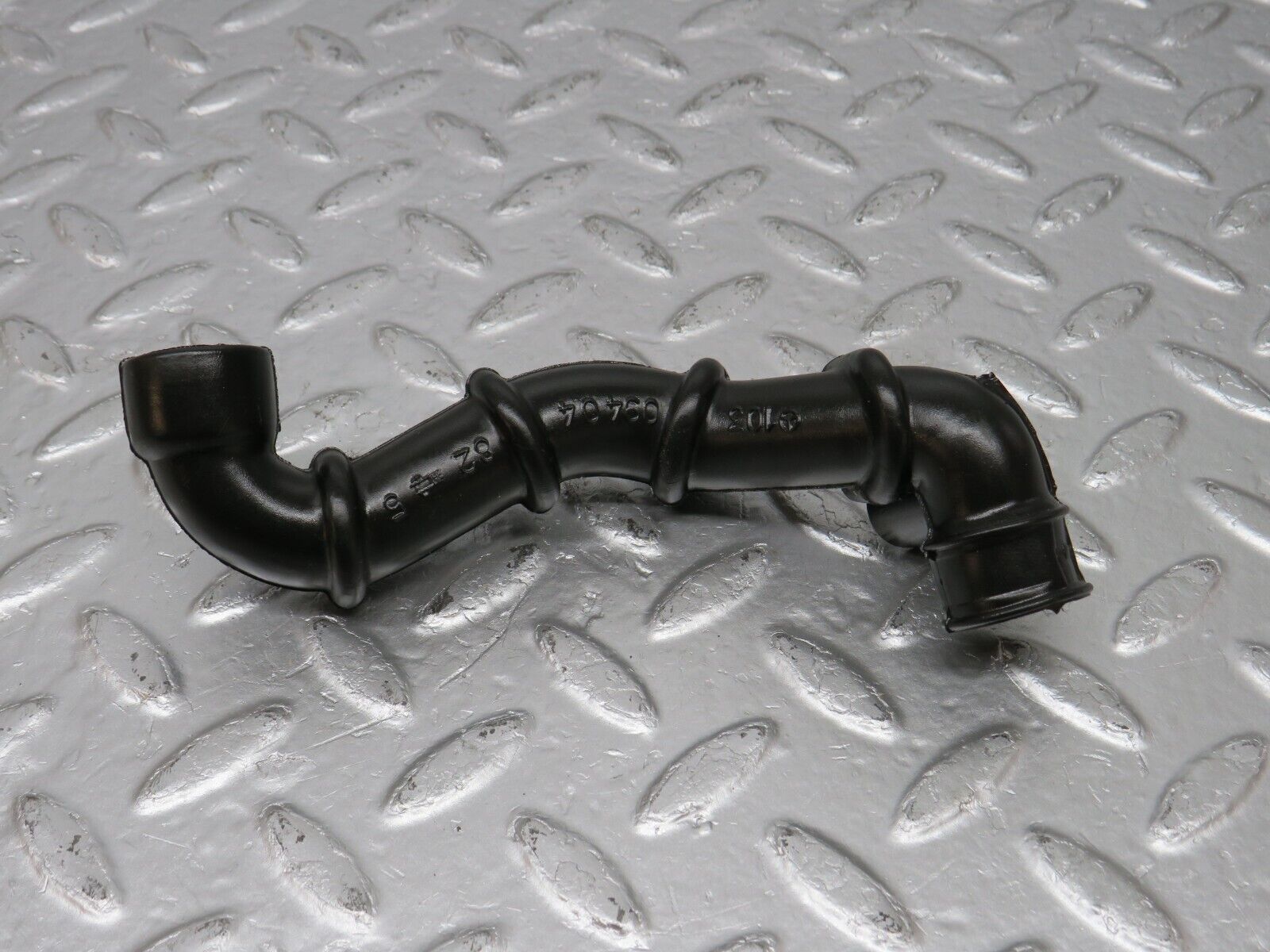 34203 Mercedes-Benz W124 260E Air Intake Pipe 1030940482