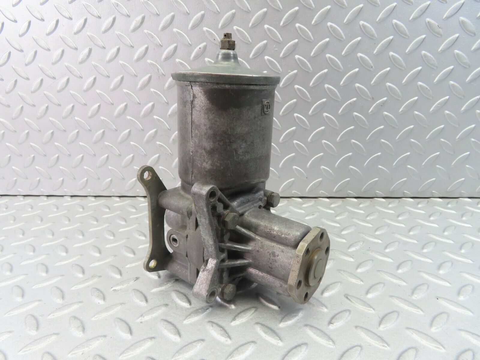 8285 Mercedes-Benz W201 Power Steering Pump 2014601280