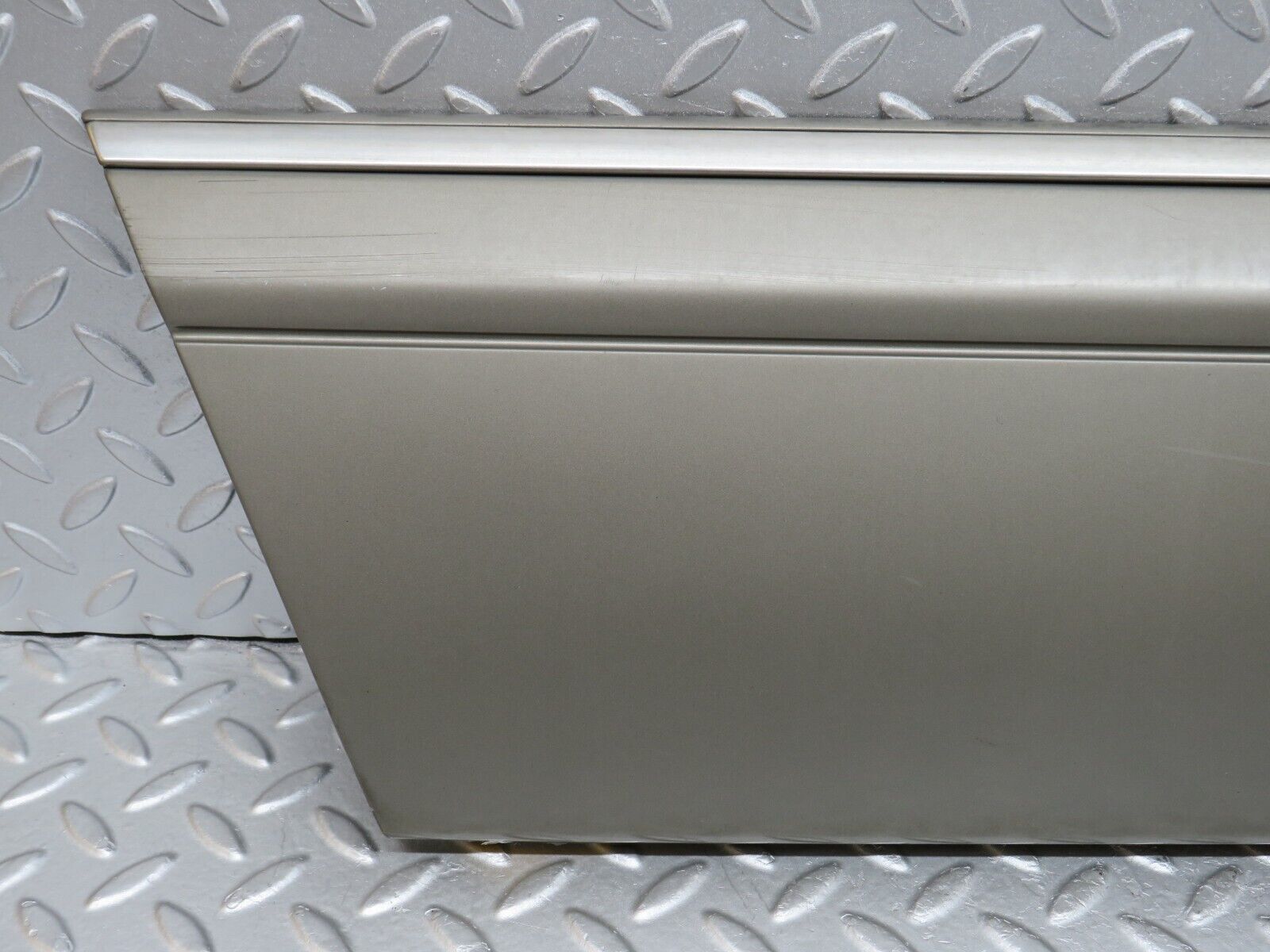 35965 Mercedes-Benz W126 420SE Rear Right Door Moulding Trim 1266904040