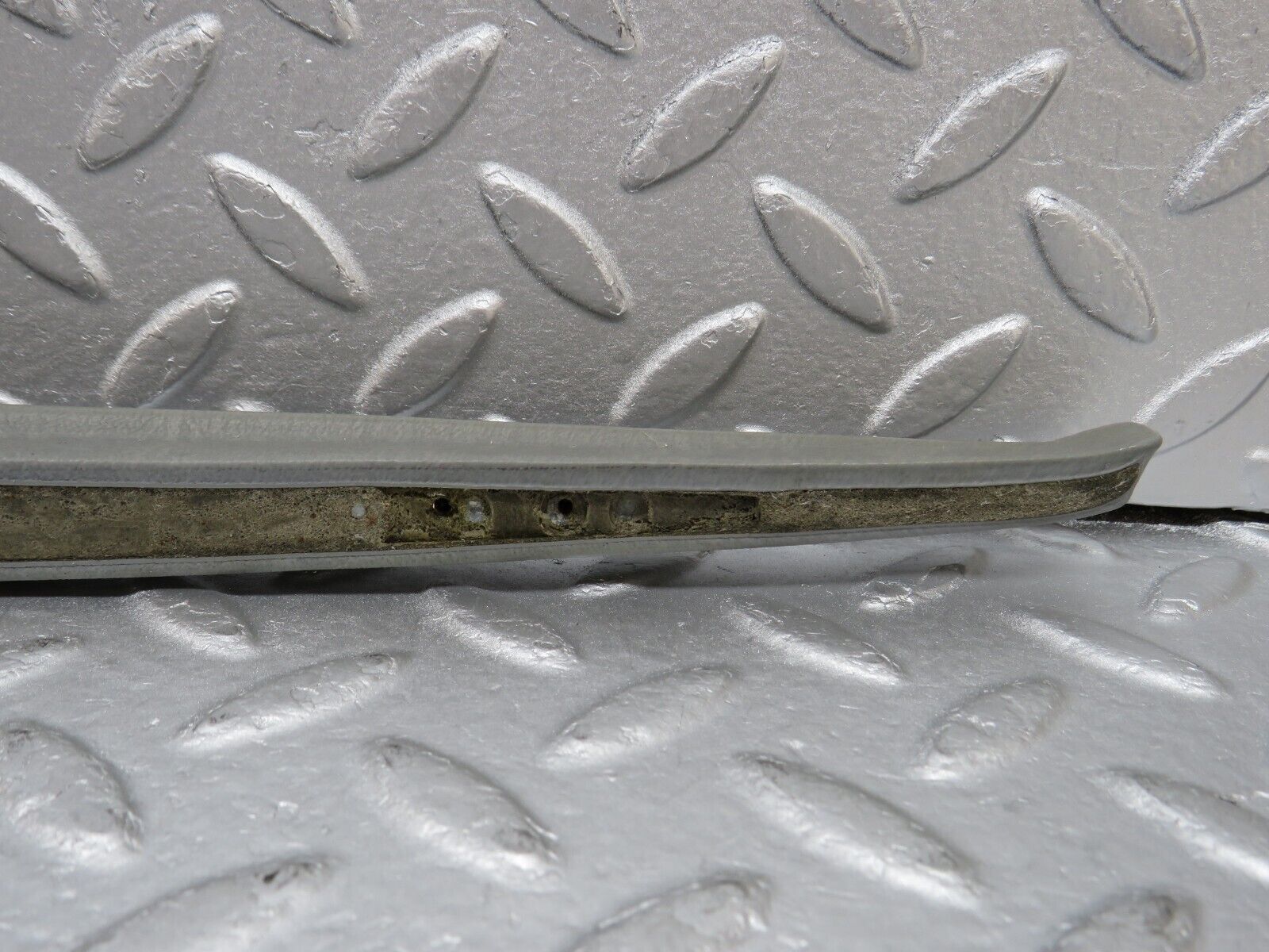 35971 Mercedes-Benz W126 420SE Front Right Door Panel Cover Grey