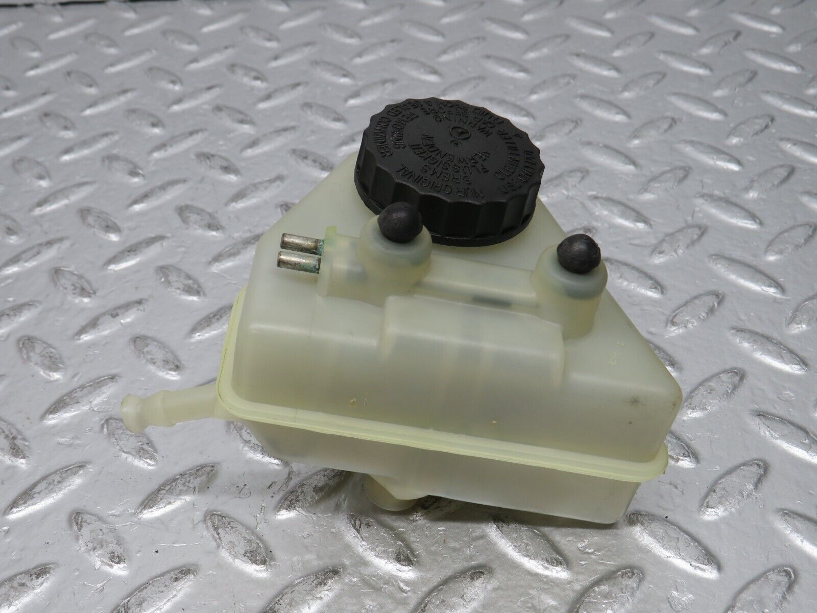 31811 Mercedes-Benz W201 190LE 1.8L Brake Fluid Reservoir Tank DBA