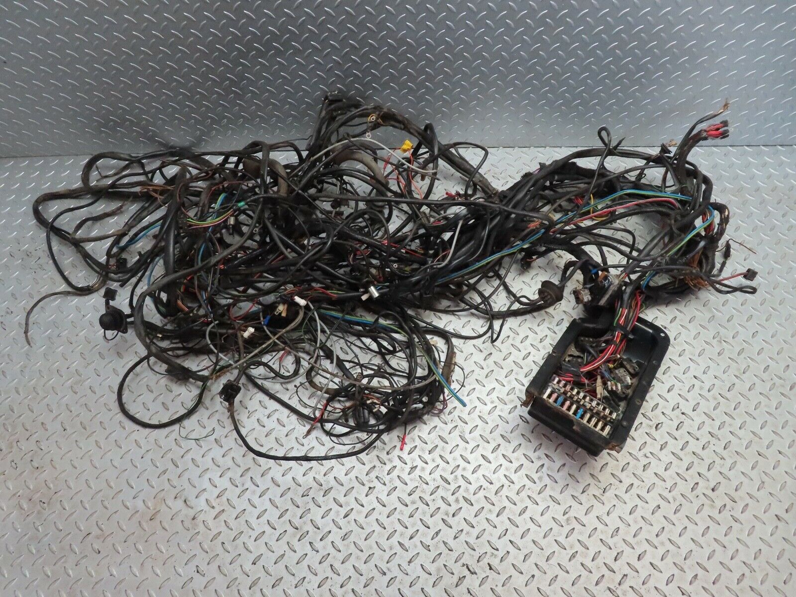16772 Mercedes-Benz C107 380SLC Engine Chassis Body Wire Wiring Harness