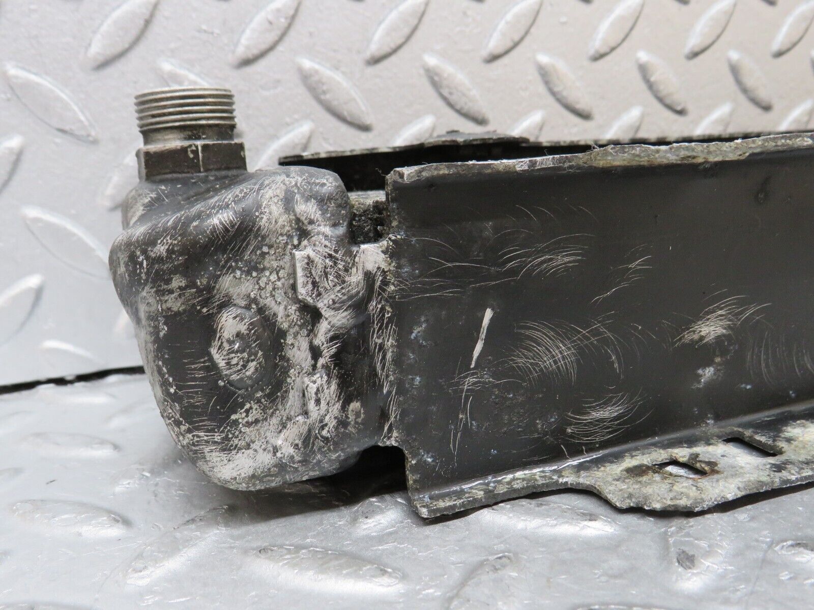 37406 Mercedes-Benz W109 300SEL Oil Cooler Radiator Behr 1161800065