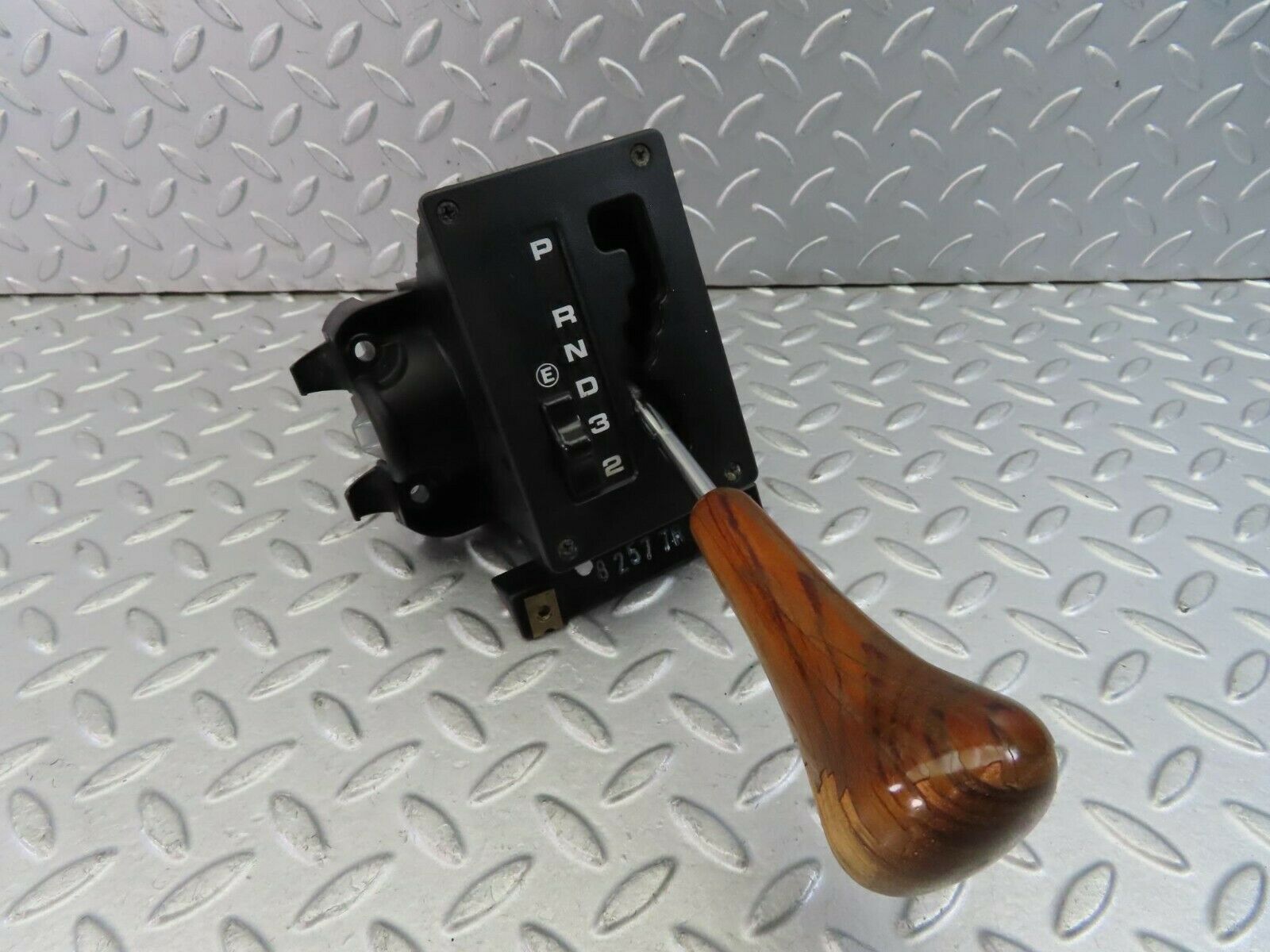 9299 Mercedes-Benz C124 300CE Coupe Automatic Gear Shift Selector 2012670905