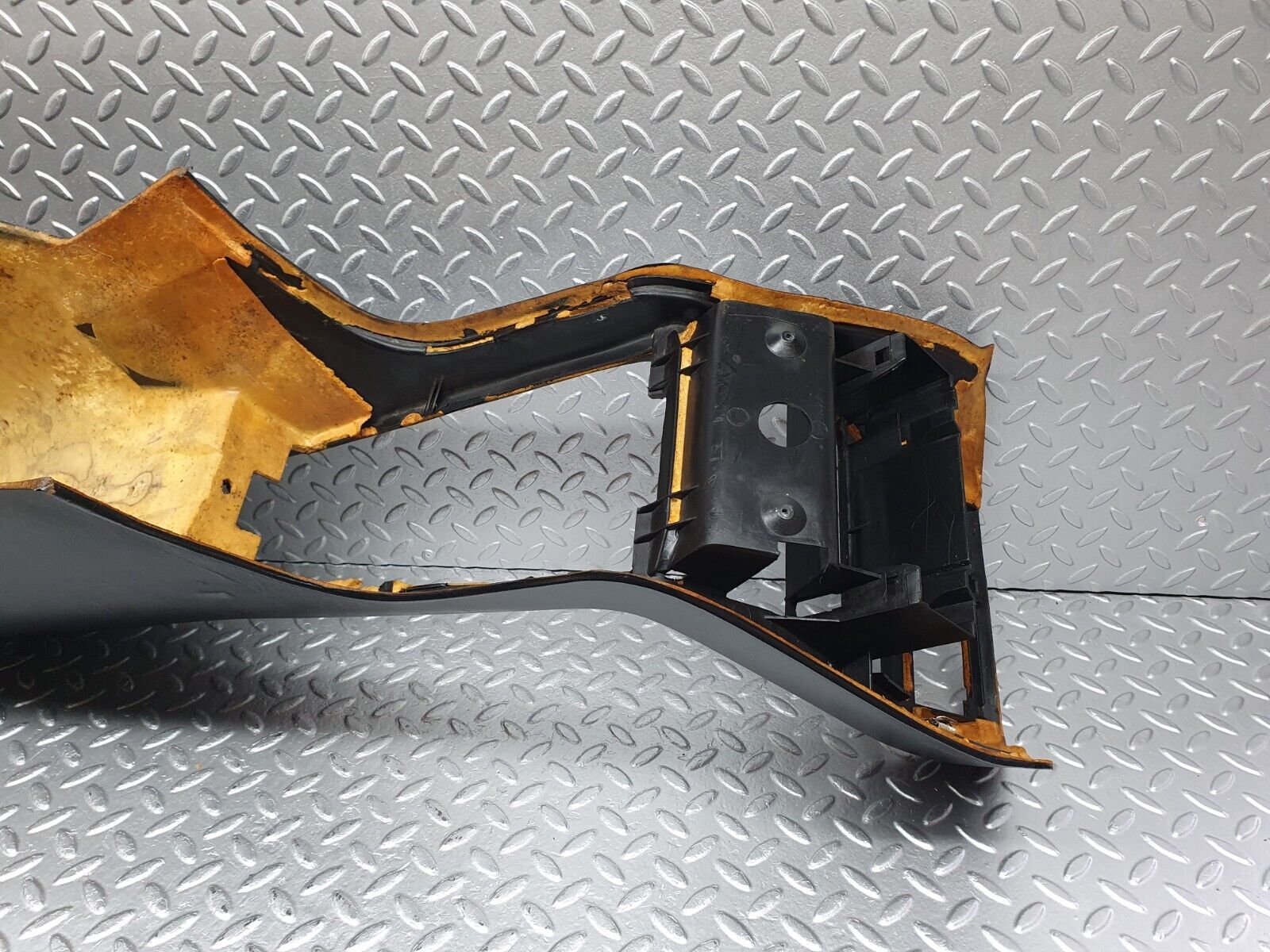 40812 Mercedes-Benz W123 300D Centre Console Black