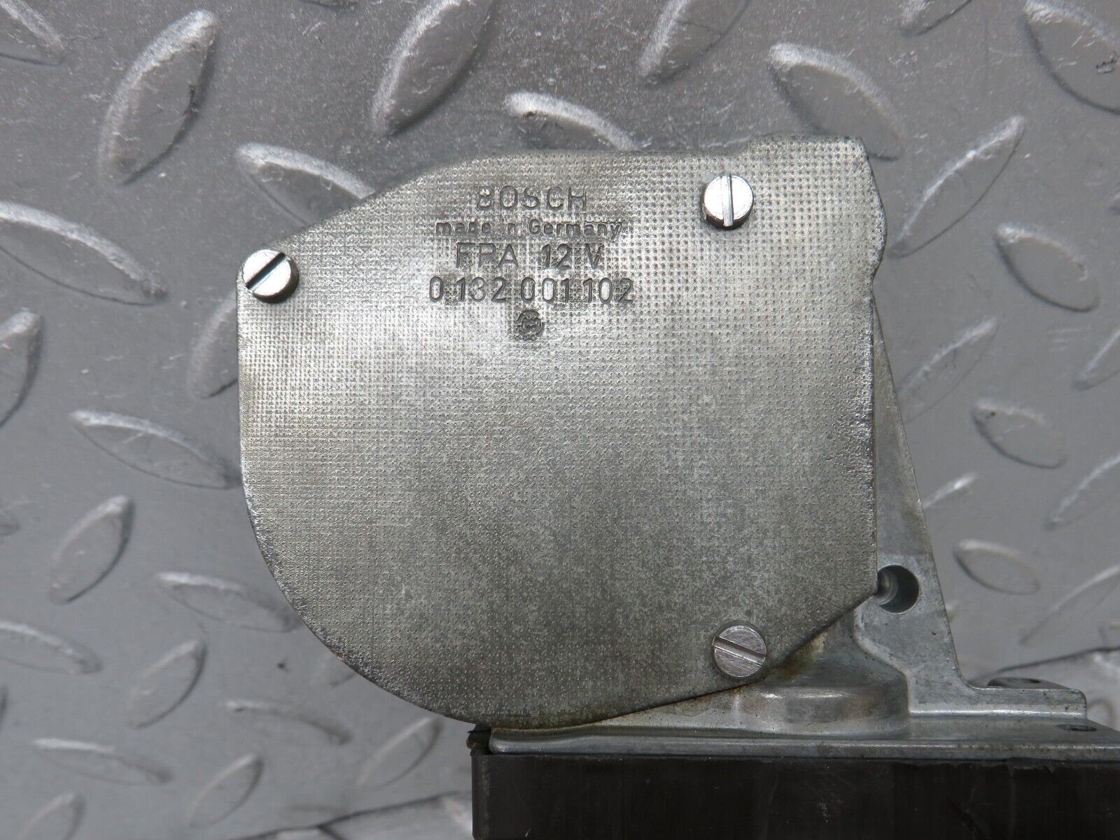 37417 Mercedes-Benz W109 300SEL Front Right Window Regulator Motor Bosch 0132001102