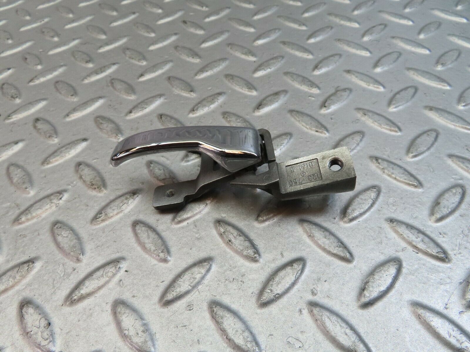 9615 Mercedes-Benz C123 280CE Coupe Left Interior Door Handle 1237600161