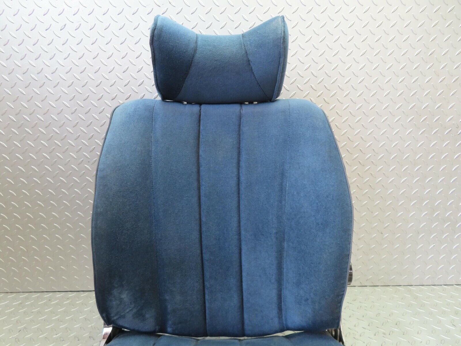14006 Mercedes-Benz C107 280SLC Front Right Seat Blue