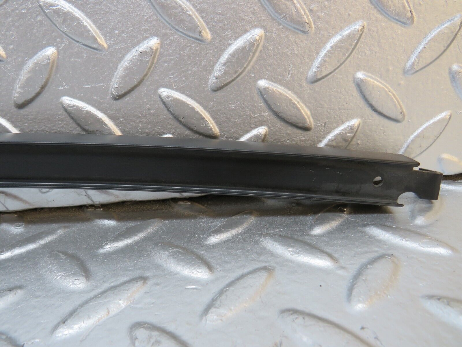 31211 Mercedes-Benz S124 220TE Wagon Rear Left Door Window Channel