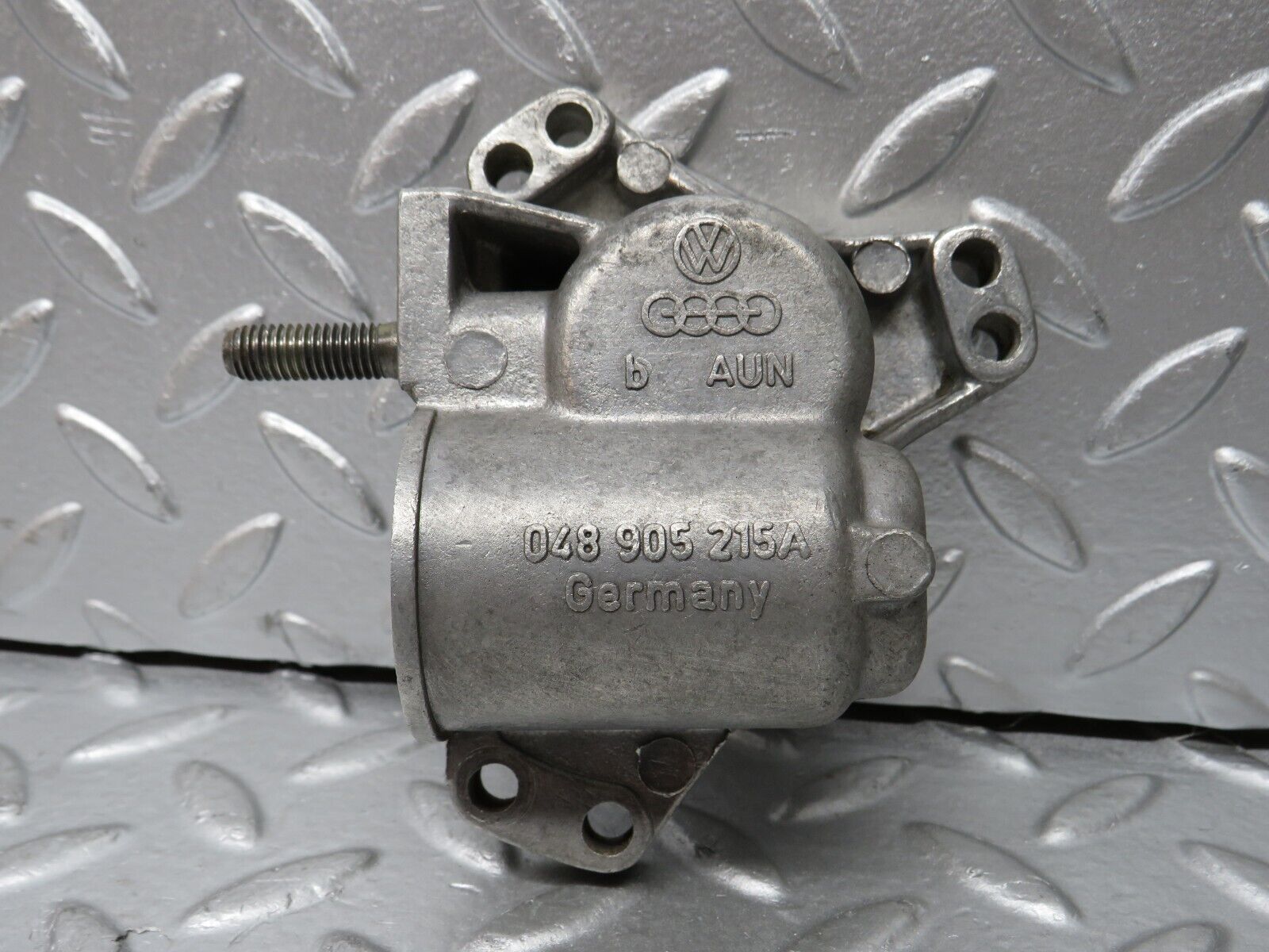 30119 Porsche 924 Distributor Drive Housing 048905215