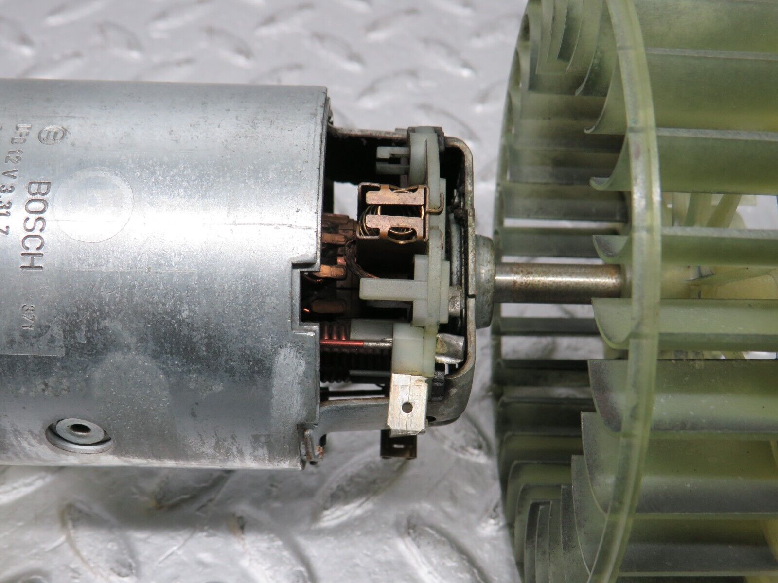 38468 Mercedes-Benz R129 280SL Coupe Heater Blower Motor Bosch 0130111023