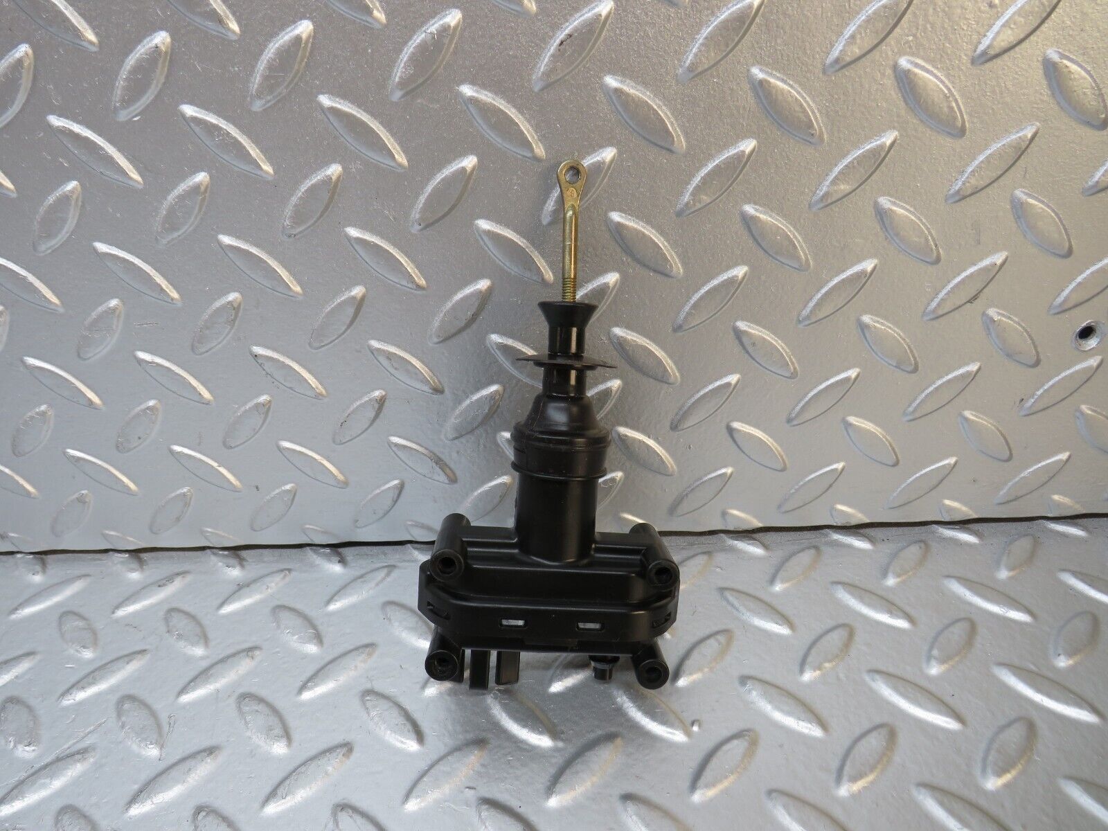 30276 Mercedes-Benz W124 230E Door Lock Vacuum Actuator Rear Right