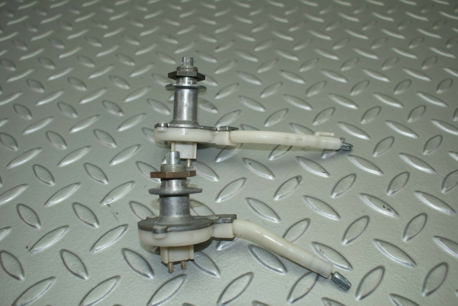 2908 Mercedes-Benz C123 280CE Coupe Heater Regulator 1233300385