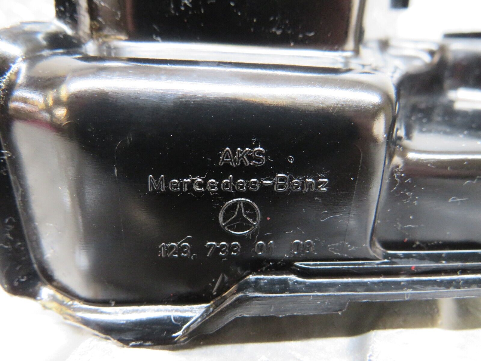 25460 Mercedes-Benz W123 200 Rear Left Door Lock Mechanism 1237230108