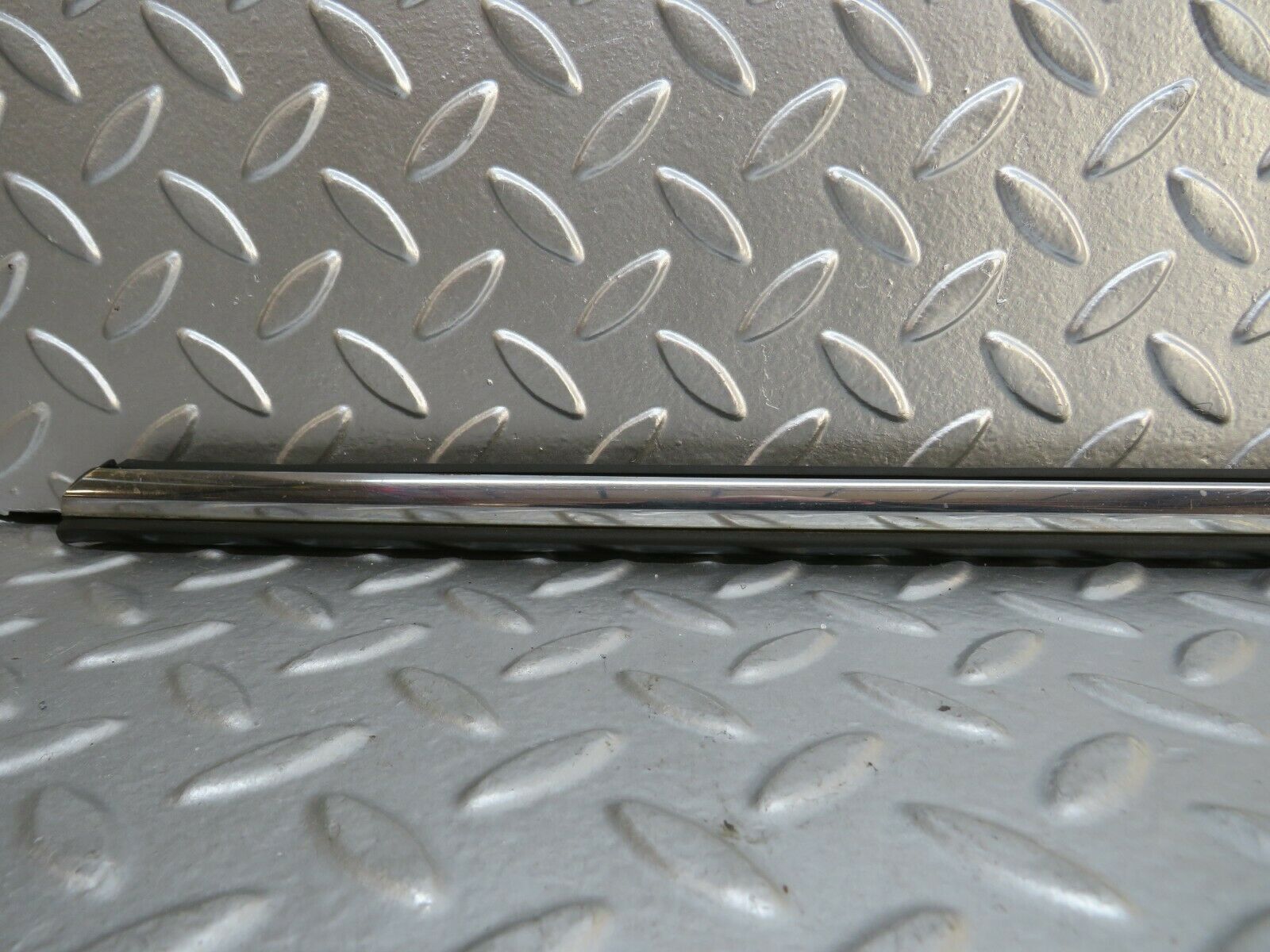 23638 Mercedes-Benz W114 280E Front Right Fender Wing Centre Moulding Trim