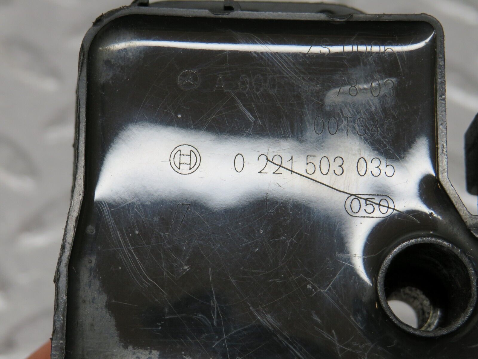 34902 Mercedes-Benz W210 320E Ignition Coil Bosch 0001587803 0221503035