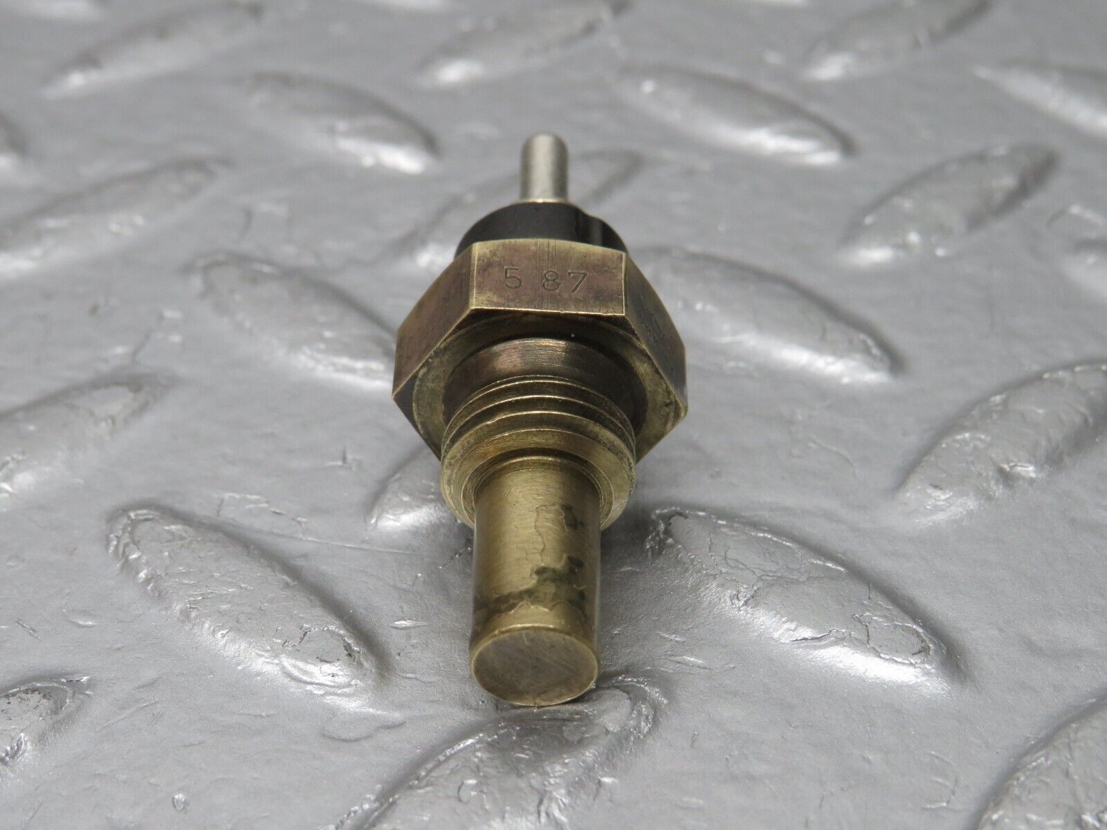 32676 Mercedes-Benz S124 300TE Wagon Coolant Temperature Sensor VDO 0055421017