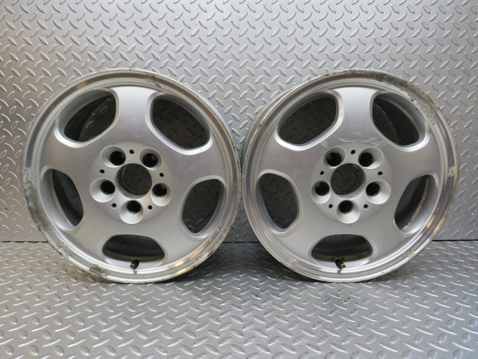 35086 Mercedes-Benz Alloy Wheel Set 7.5Jx16H2 ET41 2104011302